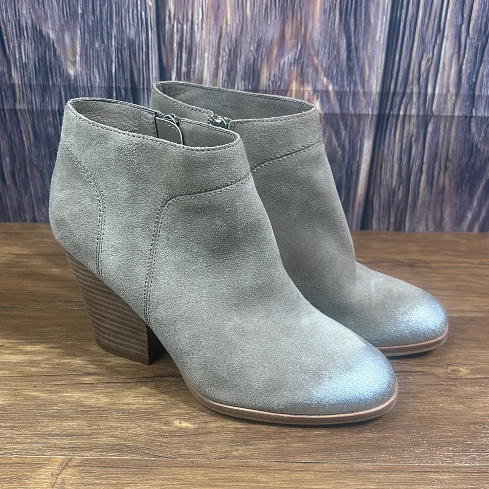 Isola Leandra Stone Suede Booties Tan w/ Silver size 8.5
